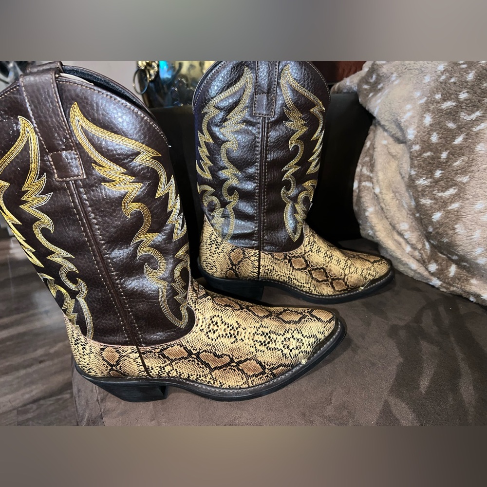 Laredo "Monty" Golden Brown Snake Print Boots men’s size 7D